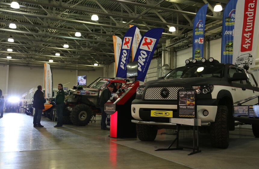 В "Крокус Экспо" открылась выставка вездеходов 16 фото