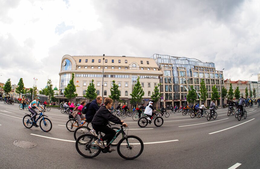 Около 50 тыс человек приняли участие в Московском весеннем велофестивале 21 фото