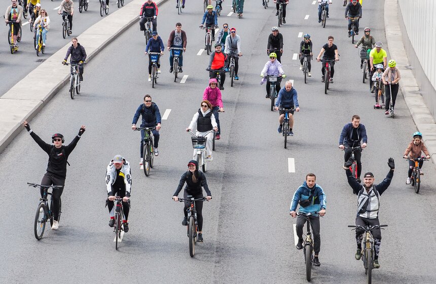 Около 50 тыс человек приняли участие в Московском весеннем велофестивале 23 фото