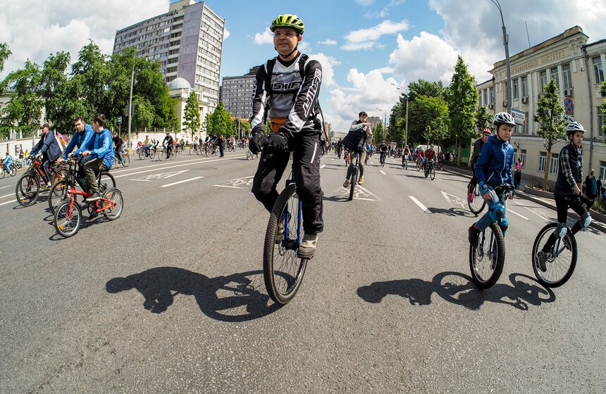 Около 50 тыс человек приняли участие в Московском весеннем велофестивале 15 фото