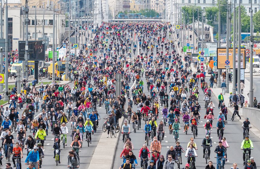 Около 50 тыс человек приняли участие в Московском весеннем велофестивале 22 фото