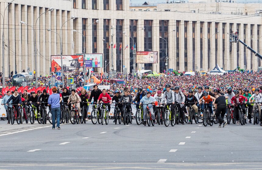 Около 50 тыс человек приняли участие в Московском весеннем велофестивале 9 фото