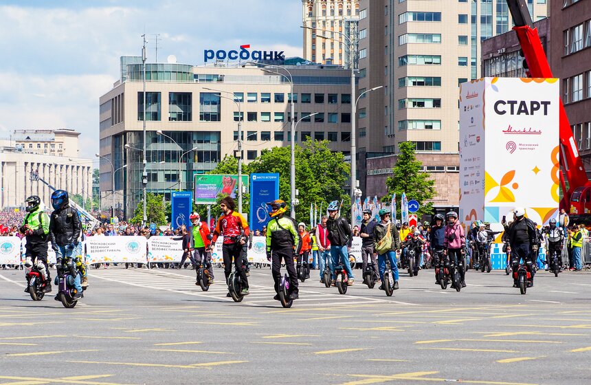 Около 50 тыс человек приняли участие в Московском весеннем велофестивале 8 фото
