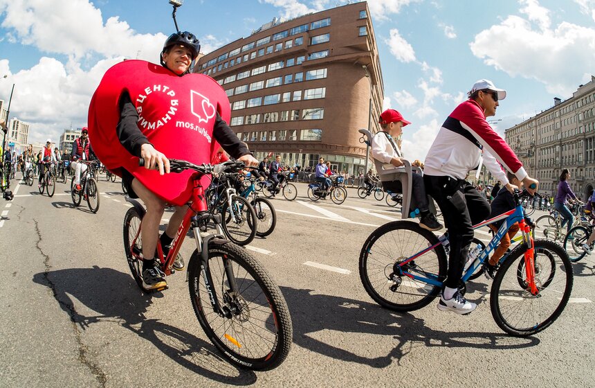 Около 50 тыс человек приняли участие в Московском весеннем велофестивале 10 фото