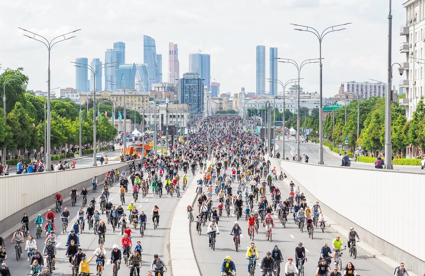 Около 50 тыс человек приняли участие в Московском весеннем велофестивале 29 фото