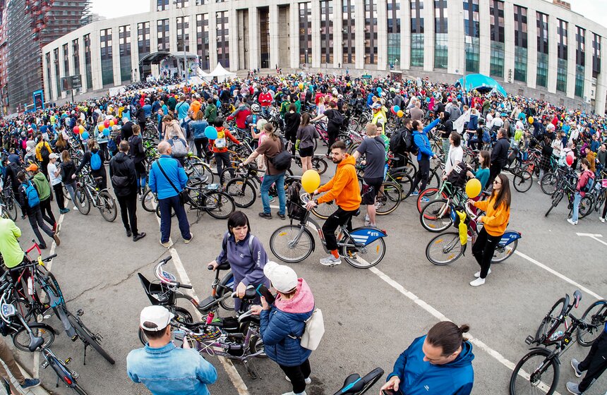 Около 50 тыс человек приняли участие в Московском весеннем велофестивале 7 фото