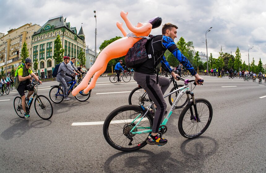 Около 50 тыс человек приняли участие в Московском весеннем велофестивале 19 фото