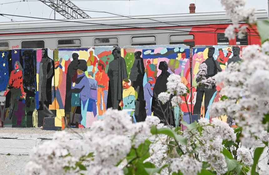 Уличная выставка "Община: партнерство – коллективность – утопия" открылась в столице 14 фото