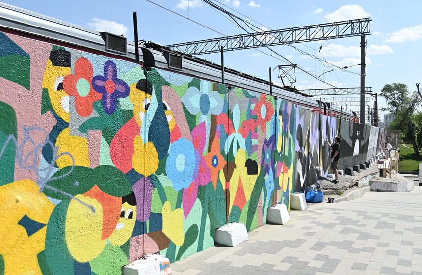 Уличная выставка "Община: партнерство – коллективность – утопия" открылась в столице 4 фото