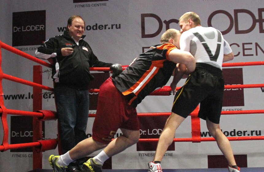 В Москве прошла открытая тренировка боксера Эдуарда Трояновского 10 фото