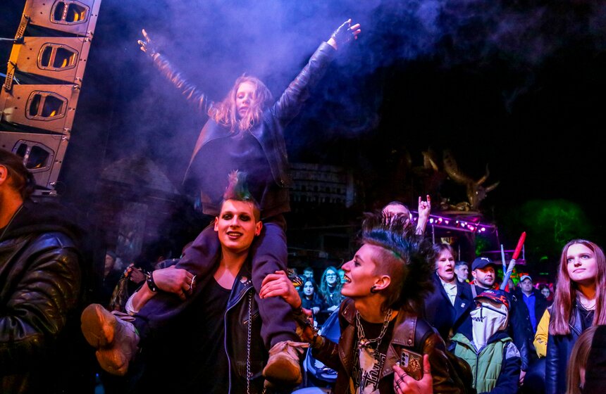 "Ночные волки" открыли мотосезон в Москве 14 фото