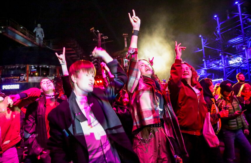 "Ночные волки" открыли мотосезон в Москве 18 фото