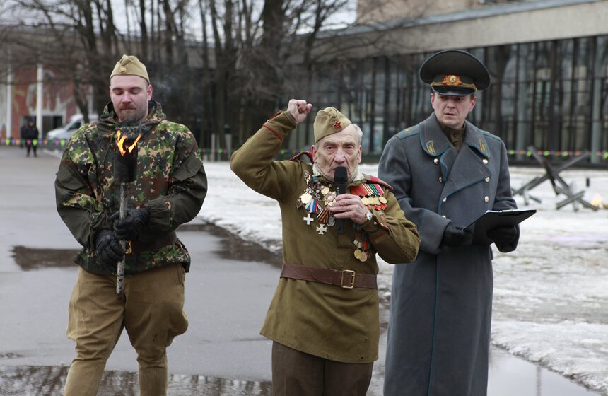 Во Дворце пионеров прошел военный праздник "Отчизны верные сыны" 1 фото