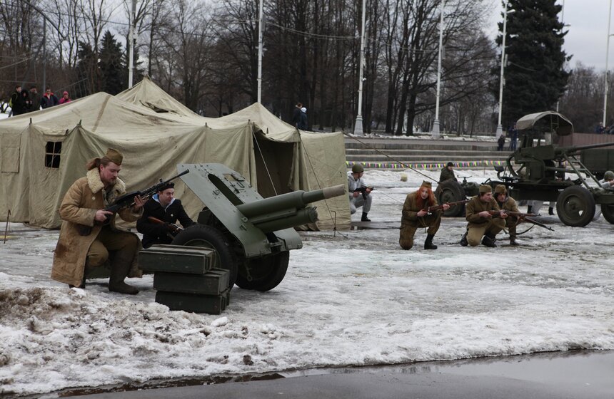 Во Дворце пионеров прошел военный праздник "Отчизны верные сыны" 7 фото
