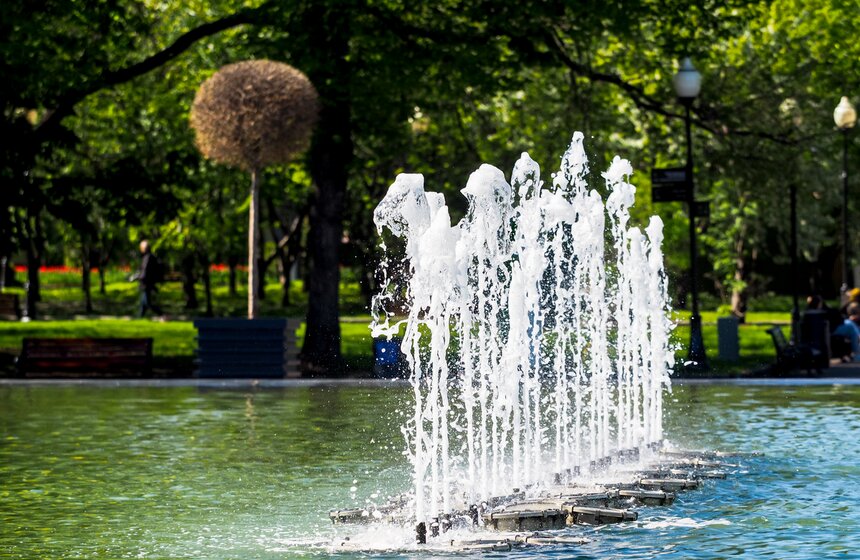 Сезон фонтанов начался в Москве 26 фото