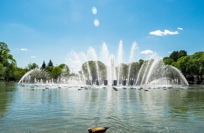 Сезон фонтанов начался в Москве 27 фото