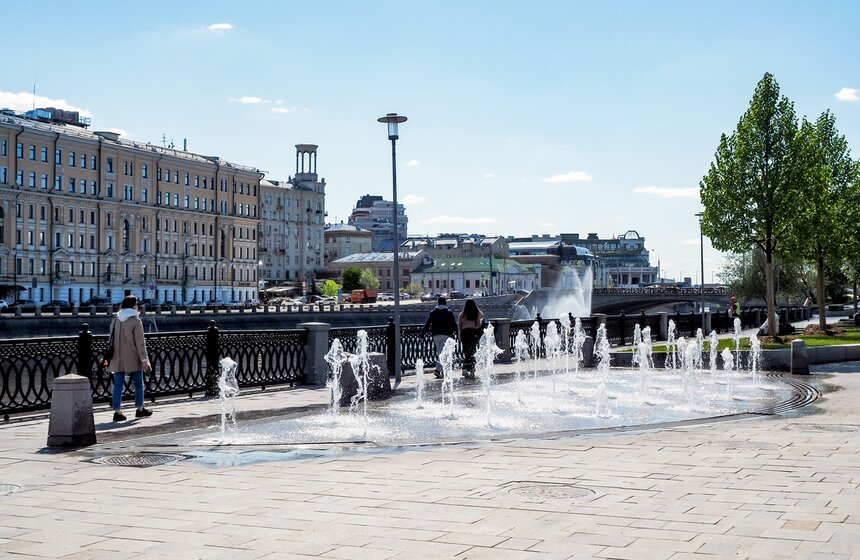 Сезон фонтанов начался в Москве 21 фото