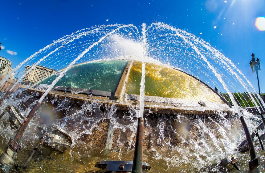 Сезон фонтанов начался в Москве 11 фото