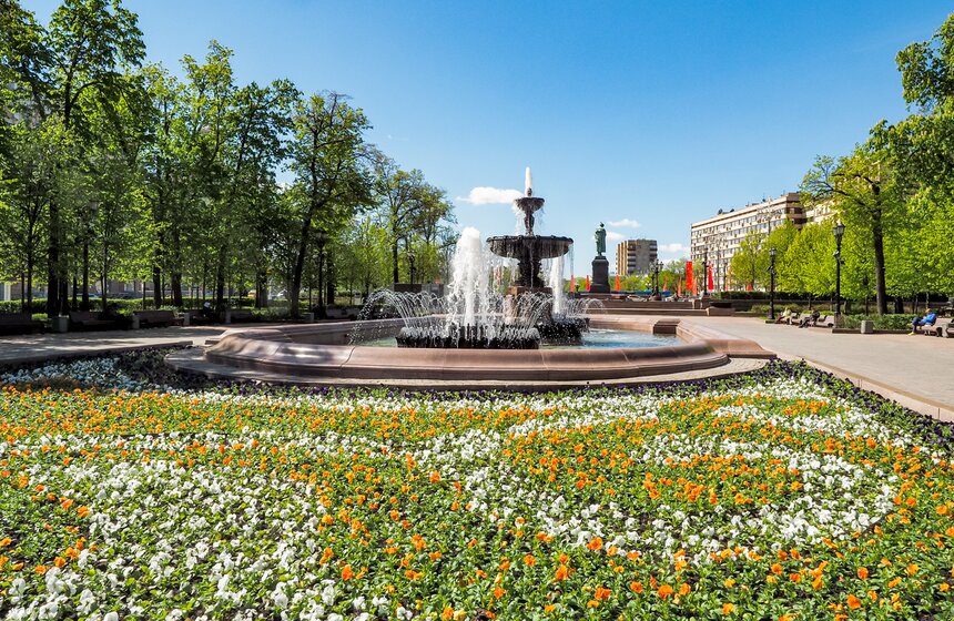 Сезон фонтанов начался в Москве 3 фото