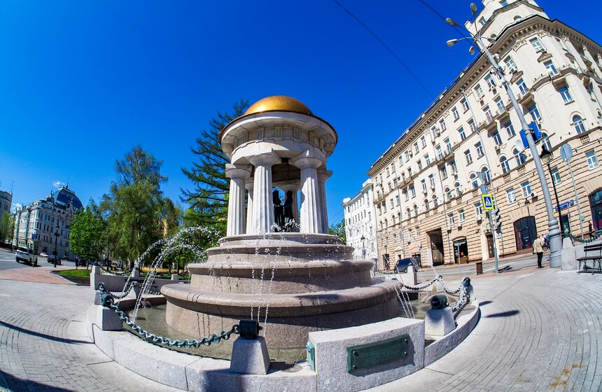 Сезон фонтанов начался в Москве 6 фото