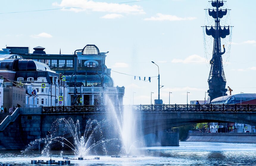 Сезон фонтанов начался в Москве 20 фото