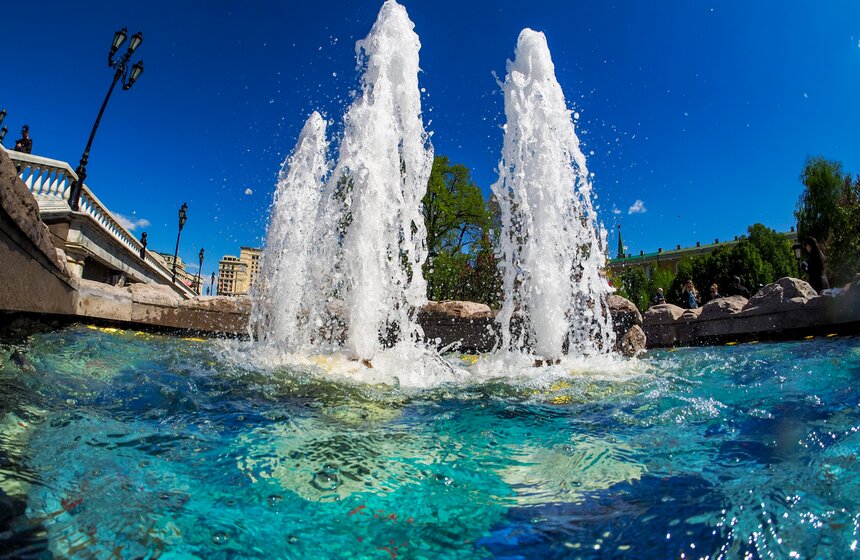 Сезон фонтанов начался в Москве 9 фото