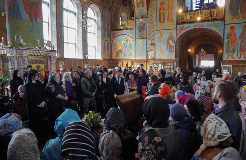 Церемония прощания с модельером Вячеславом Зайцевым состоялась в Щелкове 9 фото