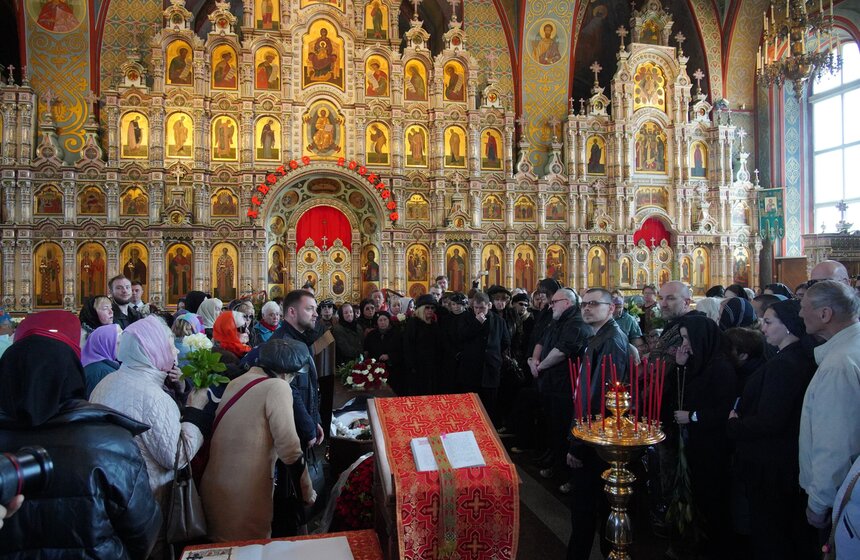 Церемония прощания с модельером Вячеславом Зайцевым состоялась в Щелкове 6 фото