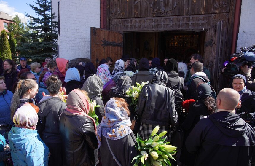 Церемония прощания с модельером Вячеславом Зайцевым состоялась в Щелкове 5 фото