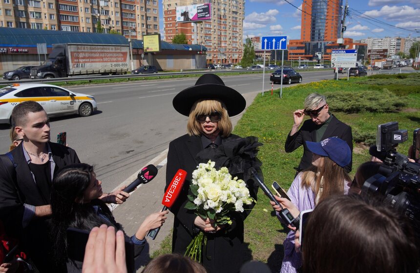 Церемония прощания с модельером Вячеславом Зайцевым состоялась в Щелкове 10 фото