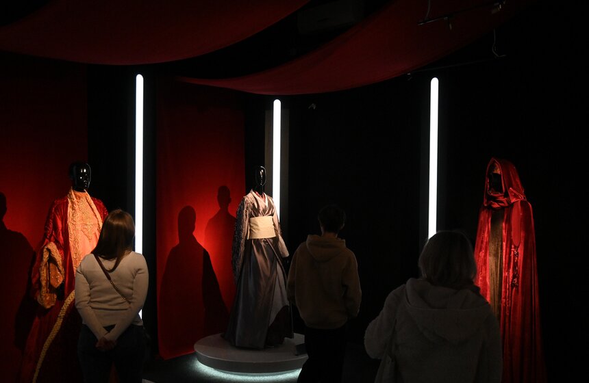 Выставка-косплей "В далекой-далекой Галактике" открылась на ВДНХ 4 фото