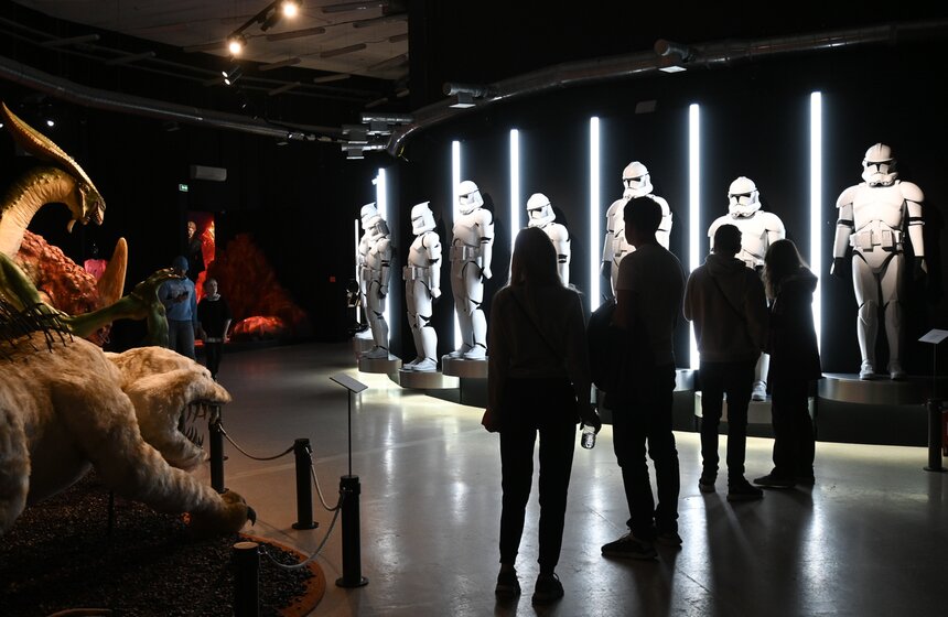 Выставка-косплей "В далекой-далекой Галактике" открылась на ВДНХ 8 фото