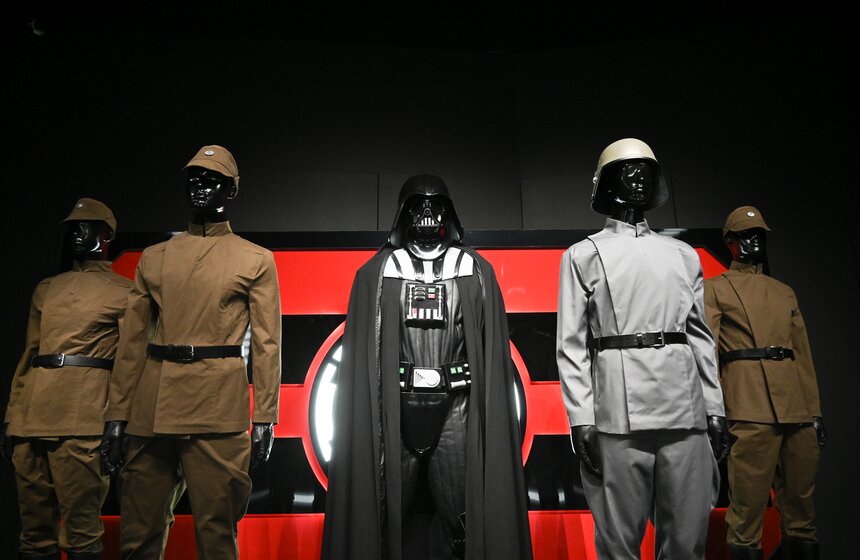 Выставка-косплей "В далекой-далекой Галактике" открылась на ВДНХ 16 фото