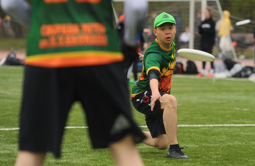 Студенческий турнир по алтимат фрисби "Кубок Конструкторов" состоялся в парке "Останкино" 2 фото