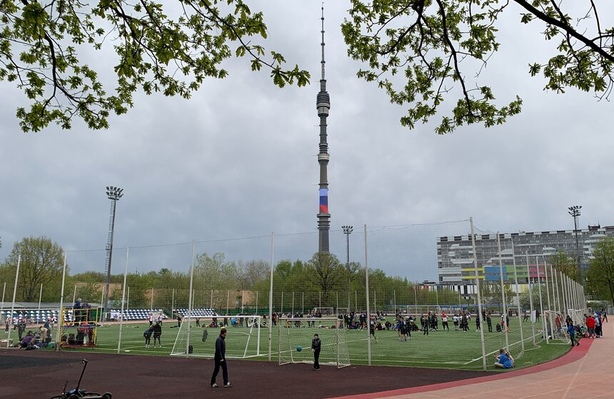 Студенческий турнир по алтимат фрисби "Кубок Конструкторов" состоялся в парке "Останкино" 1 фото