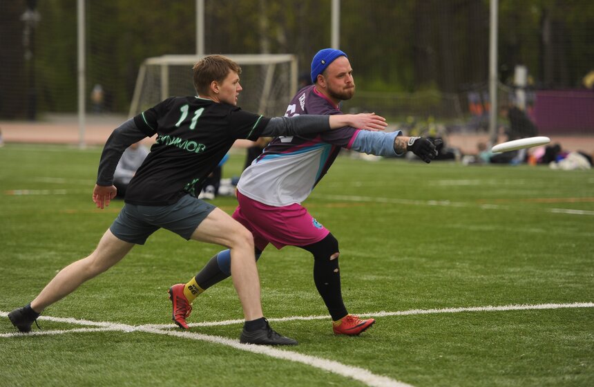 Студенческий турнир по алтимат фрисби "Кубок Конструкторов" состоялся в парке "Останкино" 18 фото