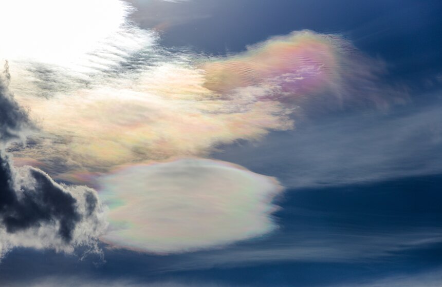 Москвичи наблюдали необычные облака и редкие природные явления в небе над столицей 15 фото