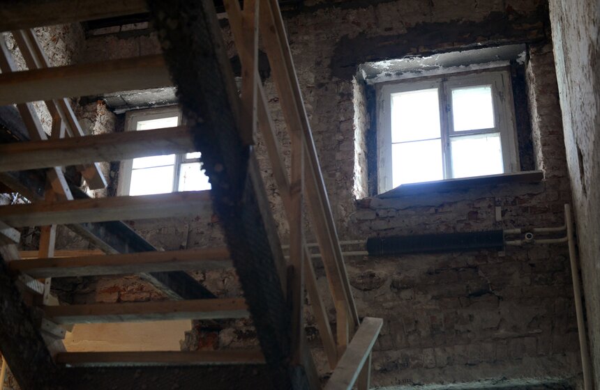 Собянин вручил инвесторам сертификат на аренду усадьбы Буссе 14 фото