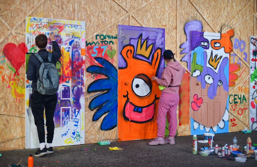 Почти 40 тысяч человек пришли на общегородской выпускной в Парке Горького 18 фото