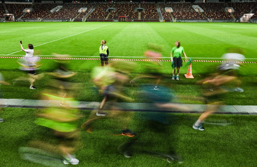 "Ночной забег" прошел в Москве 12 фото