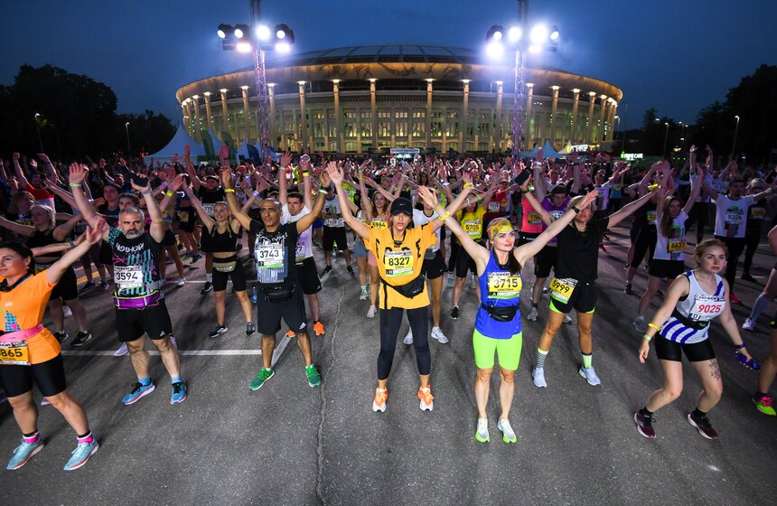 "Ночной забег" прошел в Москве 3 фото