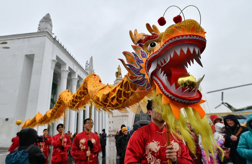 На ВДНХ состоялось китайское шествие в честь Дня зимнего солнцестояния 5 фото