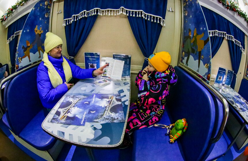 В Москве встретили Деда Мороза из Великого Устюга 6 фото