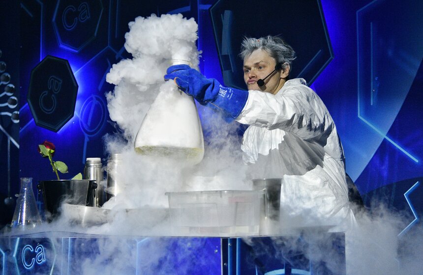 На ВДНХ состоялся пресс-показ новогоднего шоу "Элементарная Елка" 18 фото