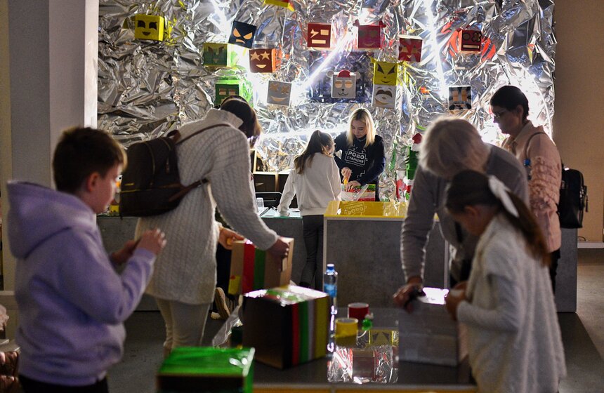 На ВДНХ состоялся пресс-показ новогоднего шоу "Элементарная Елка" 9 фото