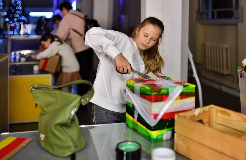 На ВДНХ состоялся пресс-показ новогоднего шоу "Элементарная Елка" 7 фото