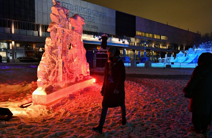 Фестиваль ледяных скульптур "Снег и лед в Москве" открылся в "Музеоне" 25 фото