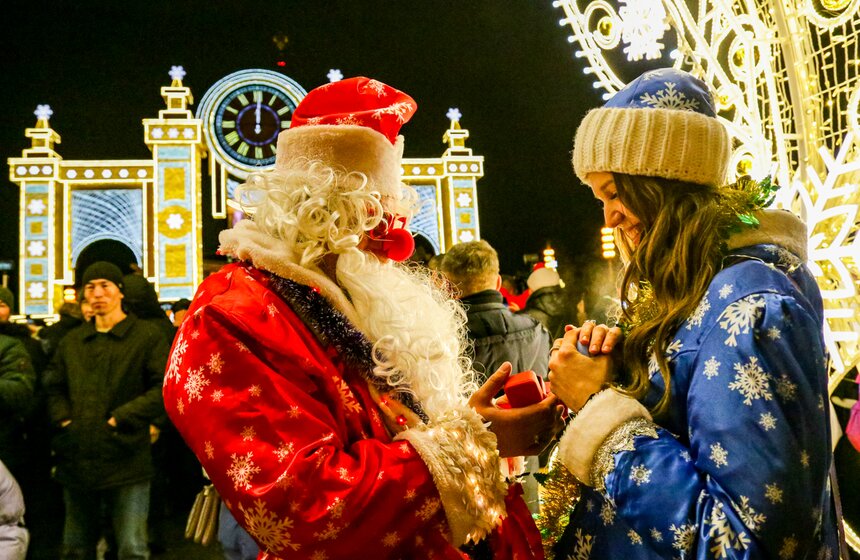 Москвичи встретили Новый год на ВДНХ 16 фото