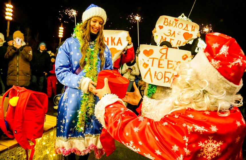 Москвичи встретили Новый год на ВДНХ 15 фото