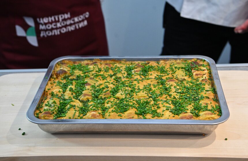 Шеф-повар Константин Ивлев провел мастер-класс в центре московского долголетия 19 фото